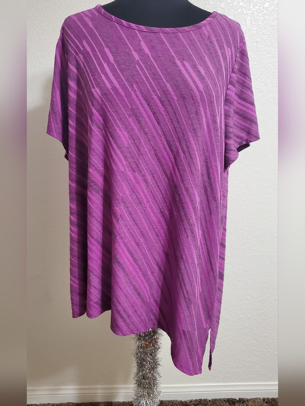 EVRI Women’s Relaxed Scoop Neck